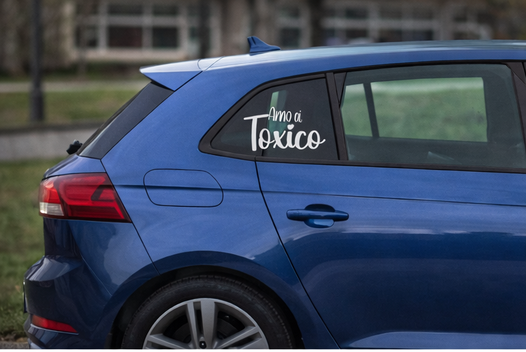 Amo Mi Toxico/a Car Decal